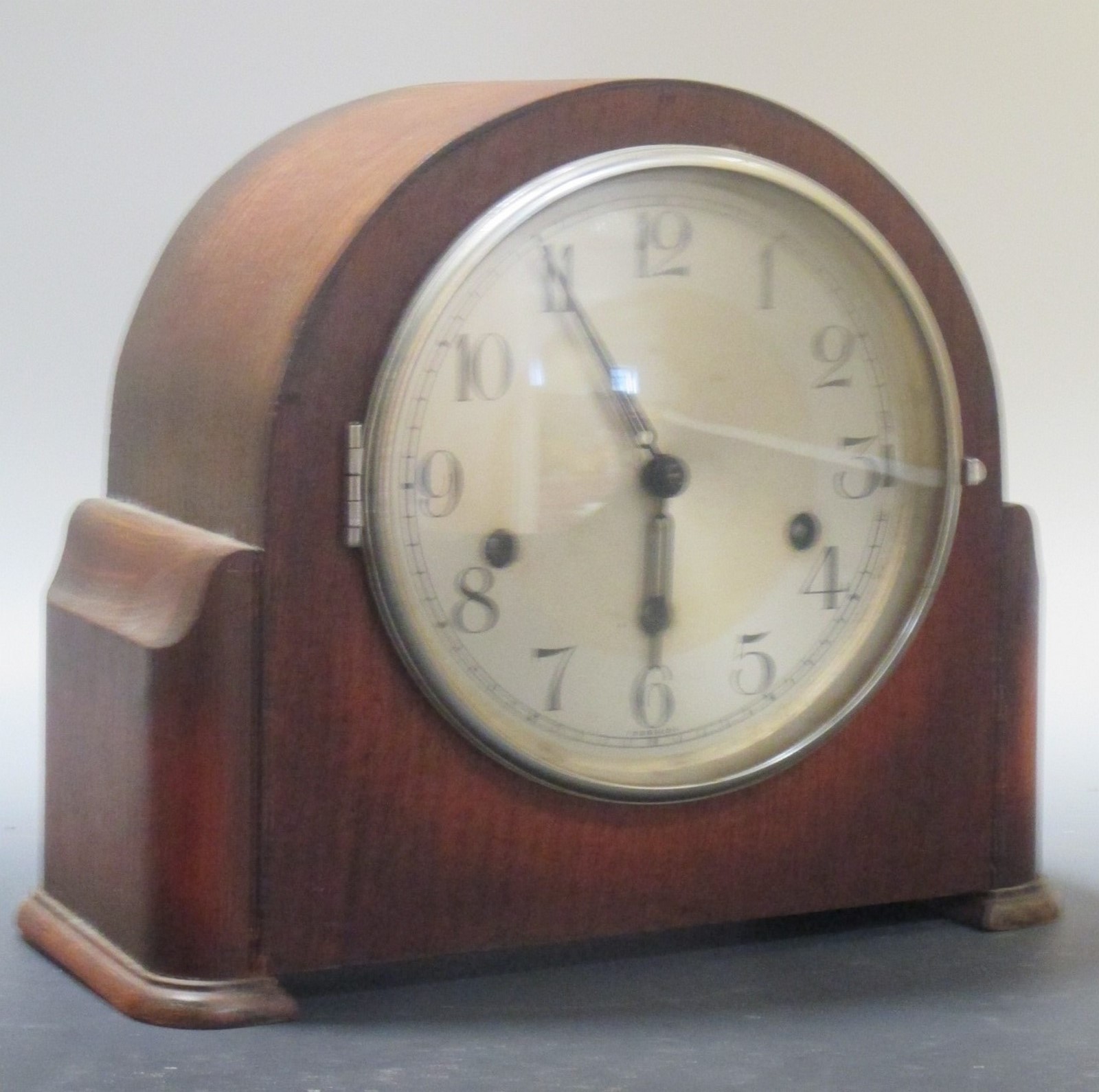 Two arched case mahogany mantel clocks and an oak mantel clock (3) - Bild 5 aus 5