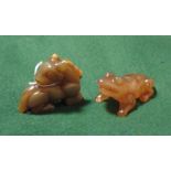 Two Chinese hardstone carvings of a toad and a bixie (2)