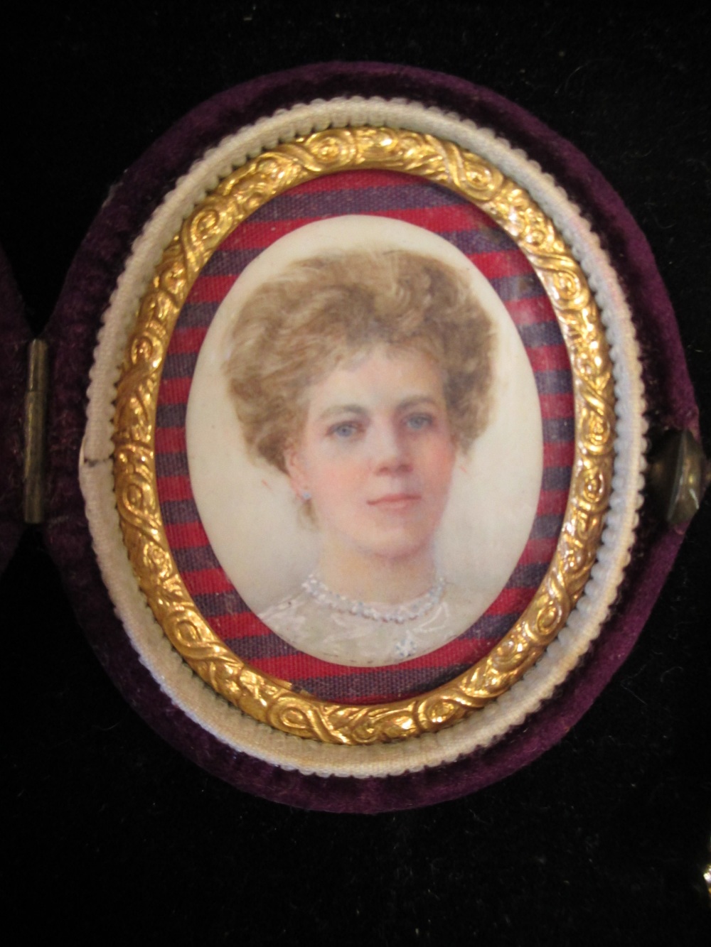 A pair of wax portrait miniatures and a small collection of other painted miniatures (7) - Image 3 of 4