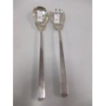 A pair of silver salad servers by John Grinsell & Sons, Birmingham 1911, 28cm, 4.62oz (2)