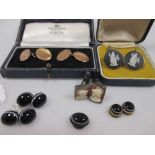 A pair of 9ct gold cufflinks, a pair of banded agate cufflinks with matching buttons and a stud etc