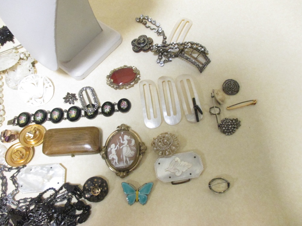 A quantity of period and later jewellery to include jet, a cameo, a micro-mosaic bracelet, mother of - Image 3 of 4