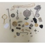 A quantity of silver and costume jewellery to include a pair of lorgenettes, a quantity of loose