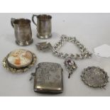 A group of silver jewellery, a pair of miniature silver tankards etc (gross 4.6oz) and a cameo