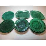 Fifteen various green potters leaf moulded plates (15)