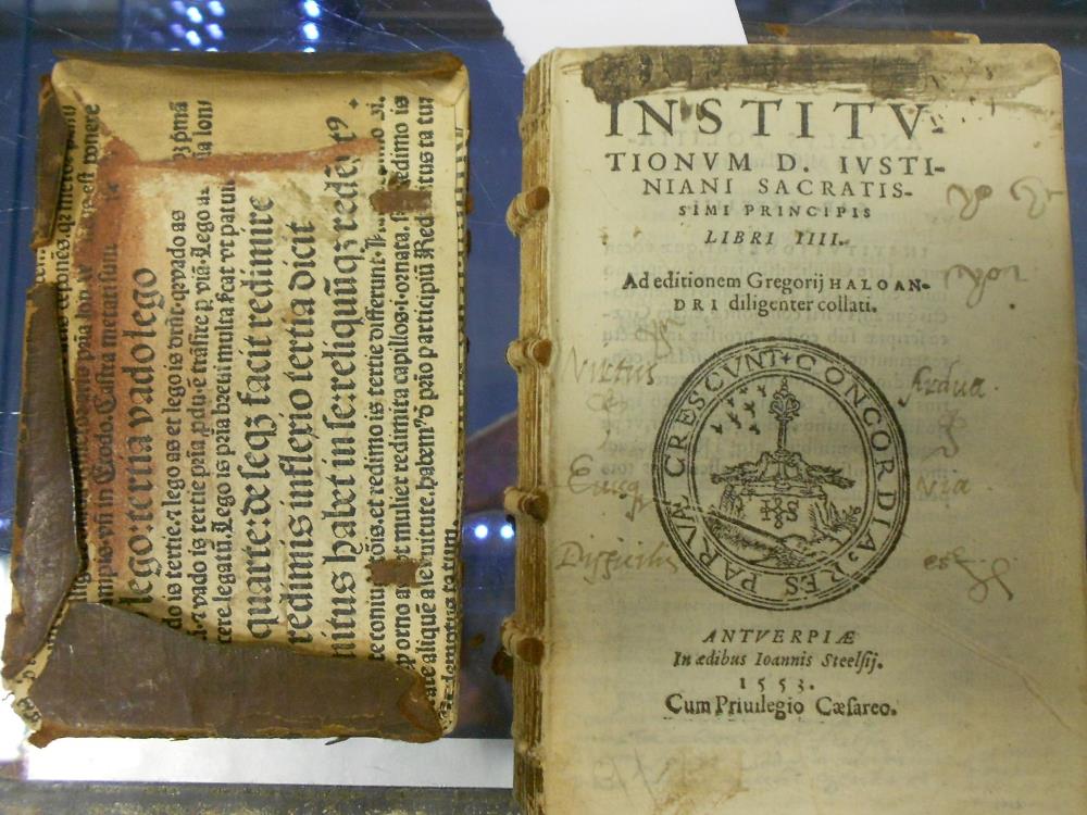JUSTINIANUS Institutionum D. Iustiniani Sacratissimi Principis Libri IIII, ad editionem Gregorii - Image 2 of 2