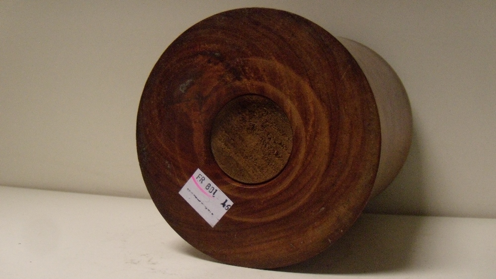 A huang huali brush pot, the grained cylindrical sides of medium red brown colour, 14cm (5.5 in) - Image 3 of 4