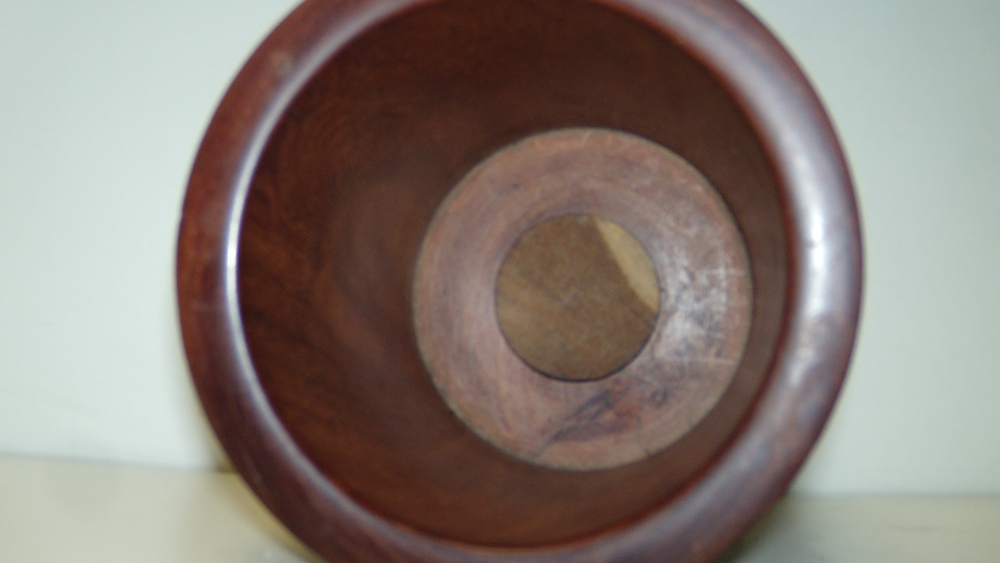 A huang huali brush pot, the grained cylindrical sides of medium red brown colour, 14cm (5.5 in) - Image 4 of 4