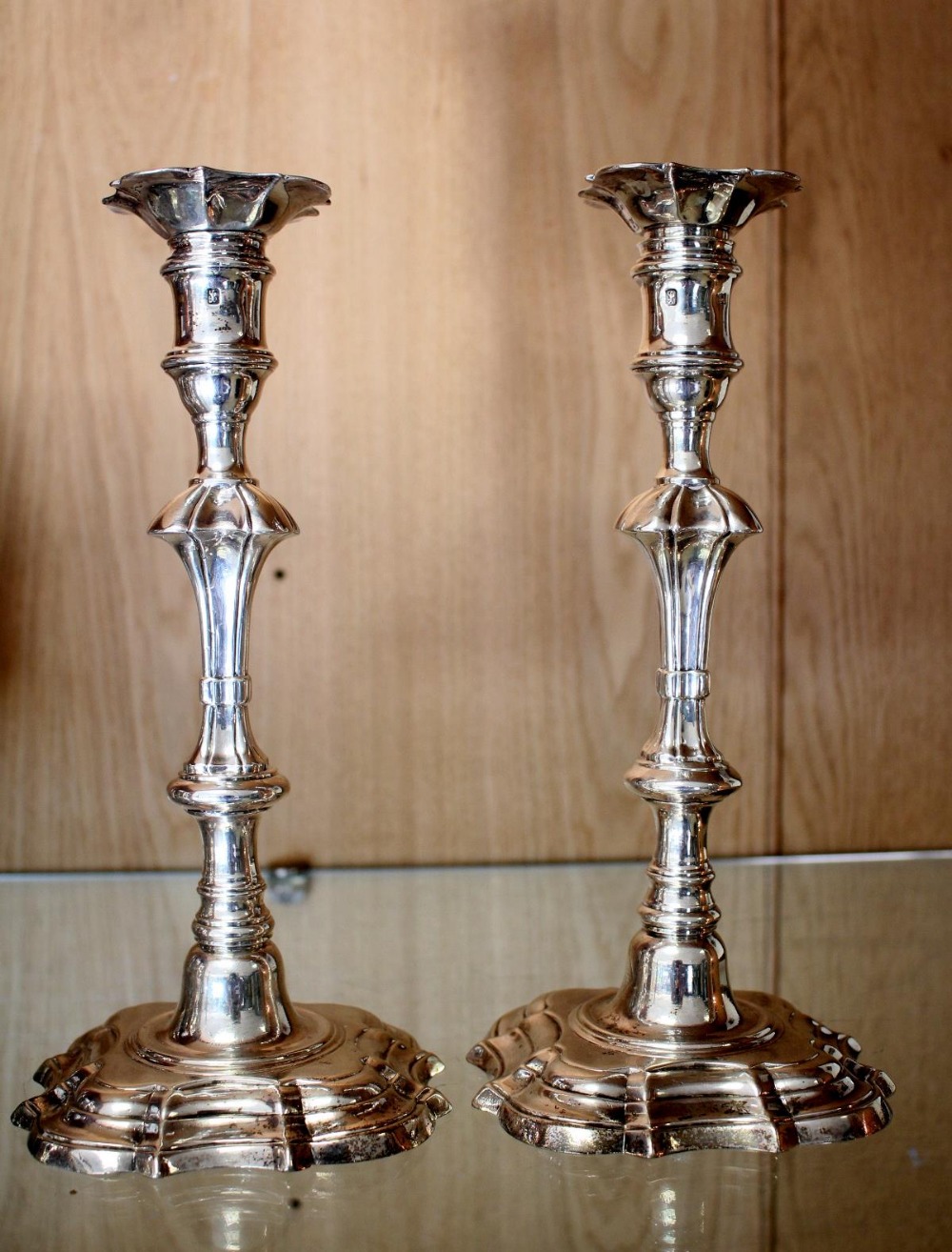 A pair of George III cast silver candlesticks, probably by John Horsley, London 1762, each raised - Image 2 of 5