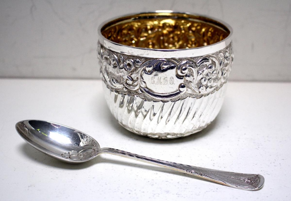 A late Victorian silver porringer and spoon, the porringer by James Wakely & Frank Clarke Wheeler, - Image 2 of 5