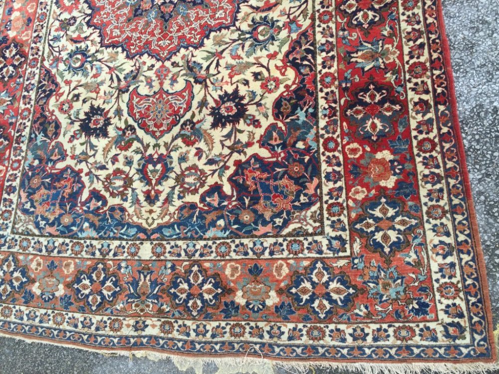 An Isfahan rug, 227 x 154cm (89 x 60in) Border fringe losses at one end, overal good levels of - Image 3 of 6