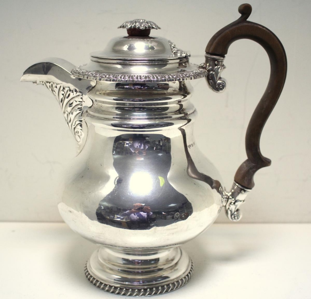 A George IV silver coffee pot/hotwater jug, by I & G Fearn, Sheffield 1823, of broad baluster form - Image 2 of 7