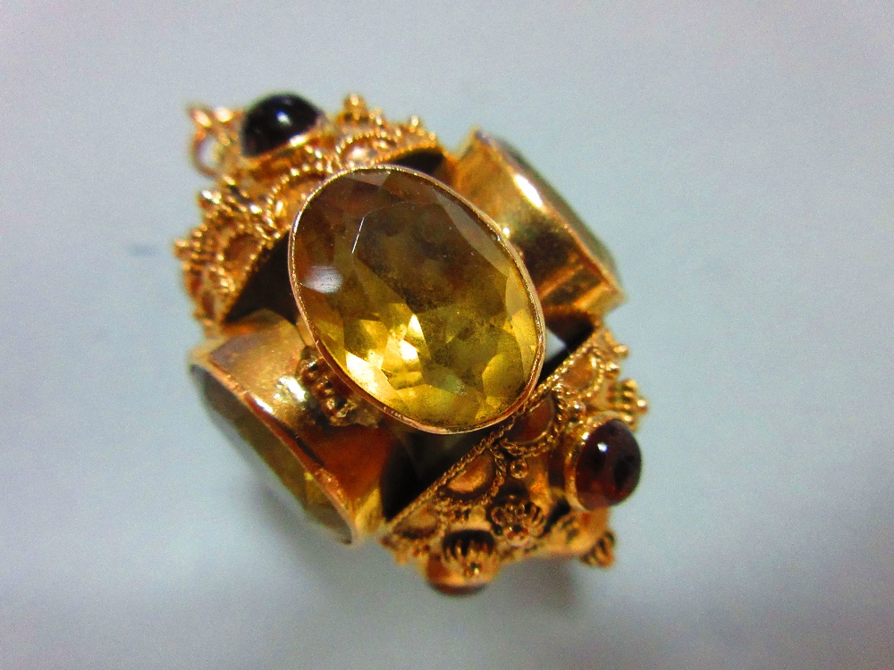 An ornate citrine set pendant, designed as five oval cut and collet set lemon citrines forming a - Image 5 of 6