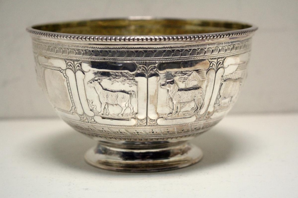 A Victorian silver sugar bowl, by Joseph & Edward Bradbury (Thomas Bradbury & Sons), London 1877, - Image 2 of 5