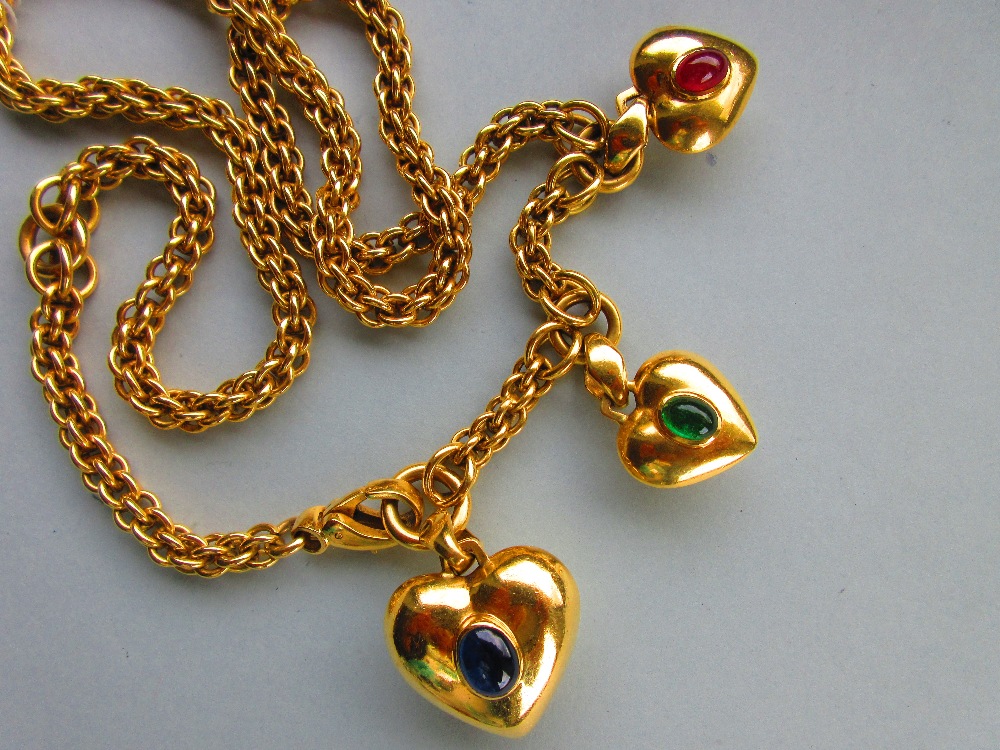 An Italian heavy fancy link necklace with three gemset heart-shaped pendants, each link formed by - Image 2 of 4