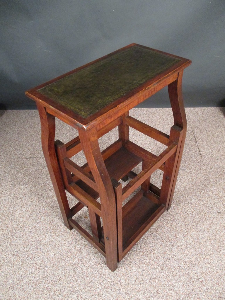 A set of oak folding library steps, with leather lined treads 71 x 44 x 30cm (28 x 17 x 12in) - Image 2 of 2