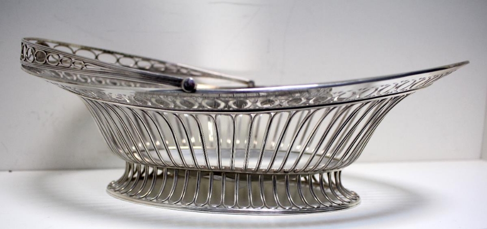 A George III silver cake basket, by Luke Proctor & Co, Sheffield 1792, of oval shape, the body and - Image 4 of 5