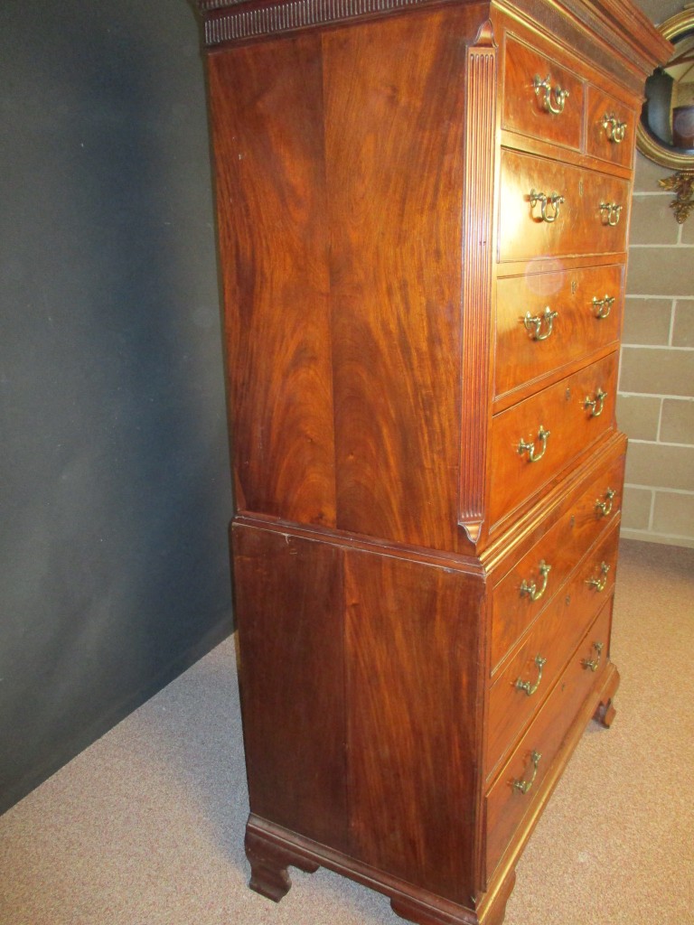 A George III mahogany chest on chest, with dentil moulded cornice, canted reeded sides, fitted two - Image 5 of 5