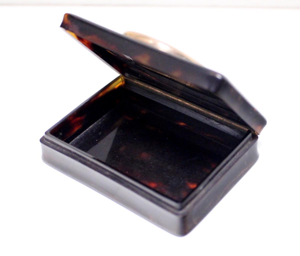 An early 19th century tortoiseshell portrait snuff box of rectangular form, the cover applied with - Image 3 of 5