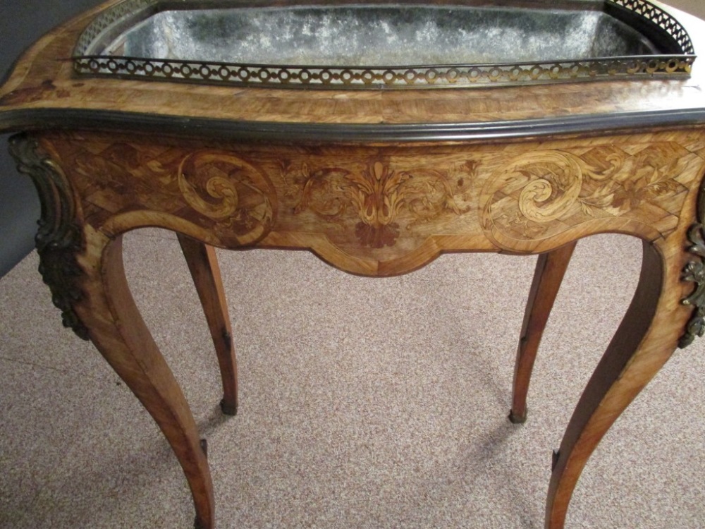 A Louis XV style jardiniere, bearing Edwards & Roberts retail label, marquetry inlaid with brass - Image 2 of 4