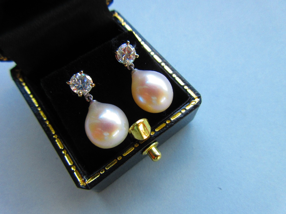 A pair of diamond earstuds with removeable pearl drops, each post of hallmarked 18ct white gold - Image 6 of 6