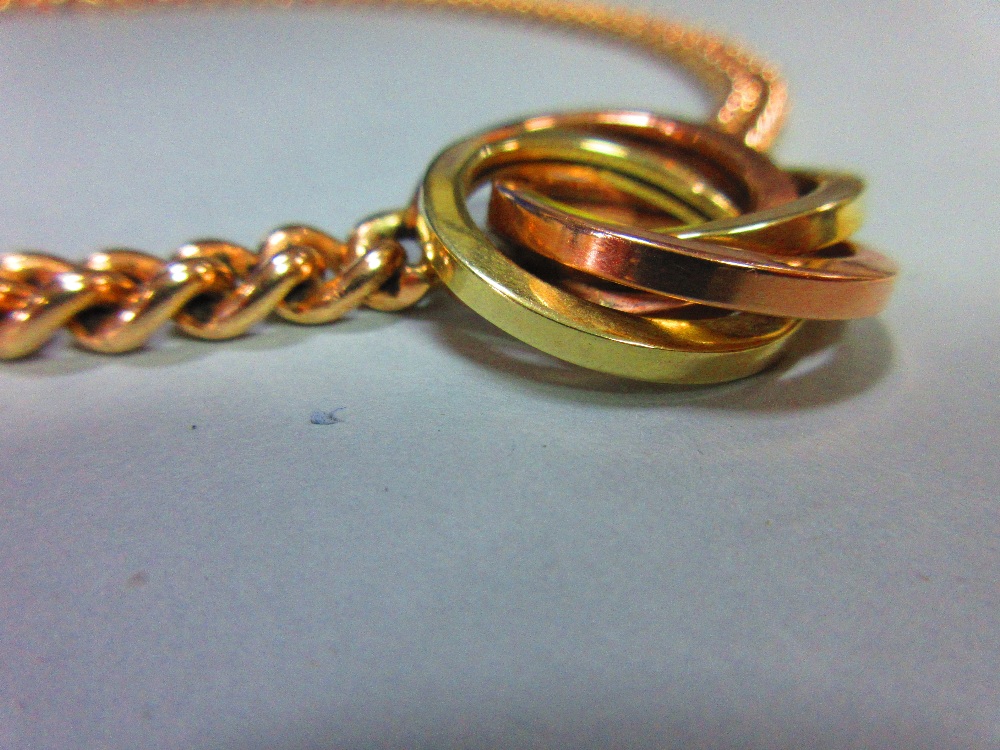 A curb link chain necklace with central knot feature, the knot composed of three square section - Image 3 of 5