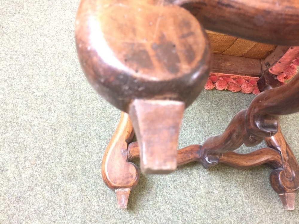 A pair of late 17th century style walnut side chairs, upholstered in pink damask fabric, on scroll - Image 4 of 6