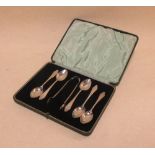 A cased set of silver teaspoons, silver handled tea knives and other teaspoons and flatware, 13.9oz