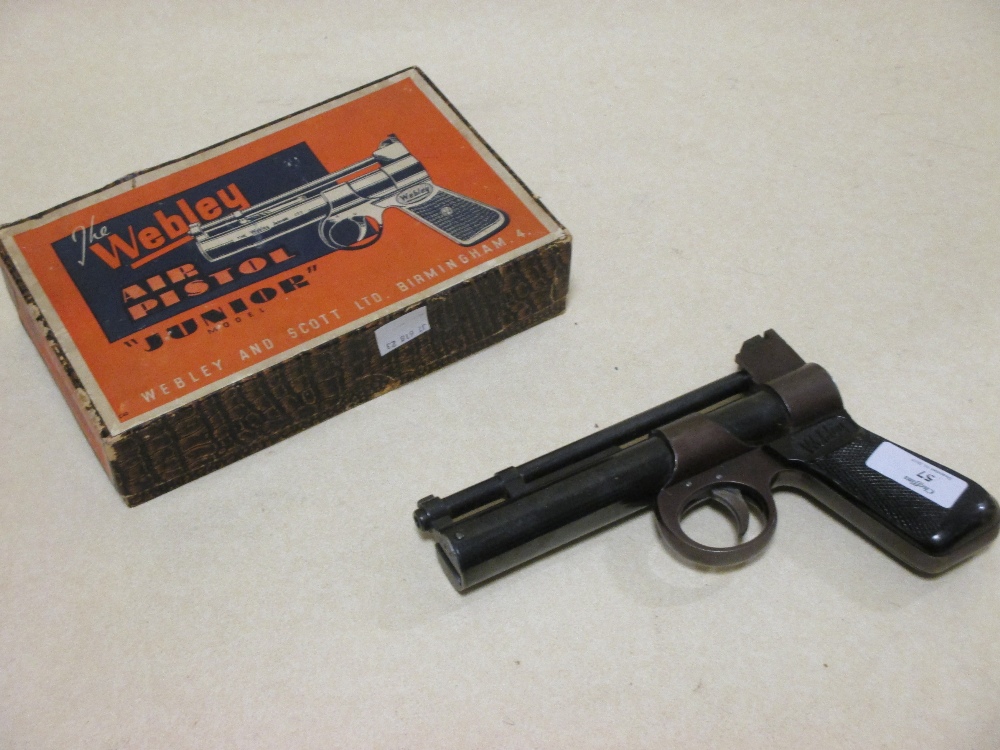 A Webley junior air pistol, series two, boxed