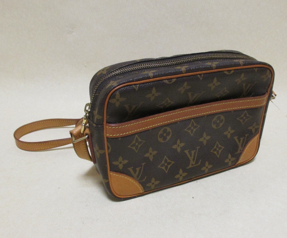 A Louis Vuitton Monogram shoulder bag, 24 x 16cm