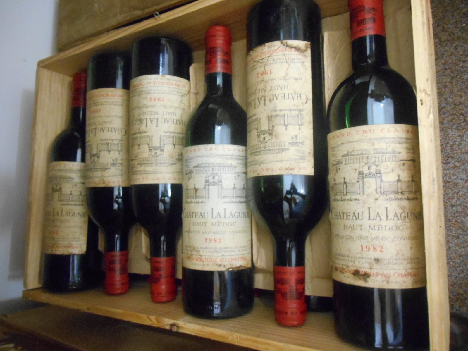 Chateau La Lagune, Haut Medoc 3eme Cru 1982, twelve bottles (labels slightly cellar stained; levels: - Image 2 of 3