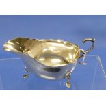 An Edwardian silver Sauce Boat, by Marples & Co, hallmarked Sheffield, 1905, of plain oval shape