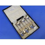 An Edwardian set of six silver Teaspoons, hallmarked London, 1901, of plain form, in fitted