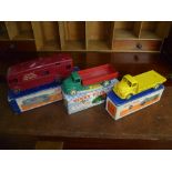 Dinky Toys No.932 Comet Wagon with hinged tailboard, green and red with cream hubs, boxed,