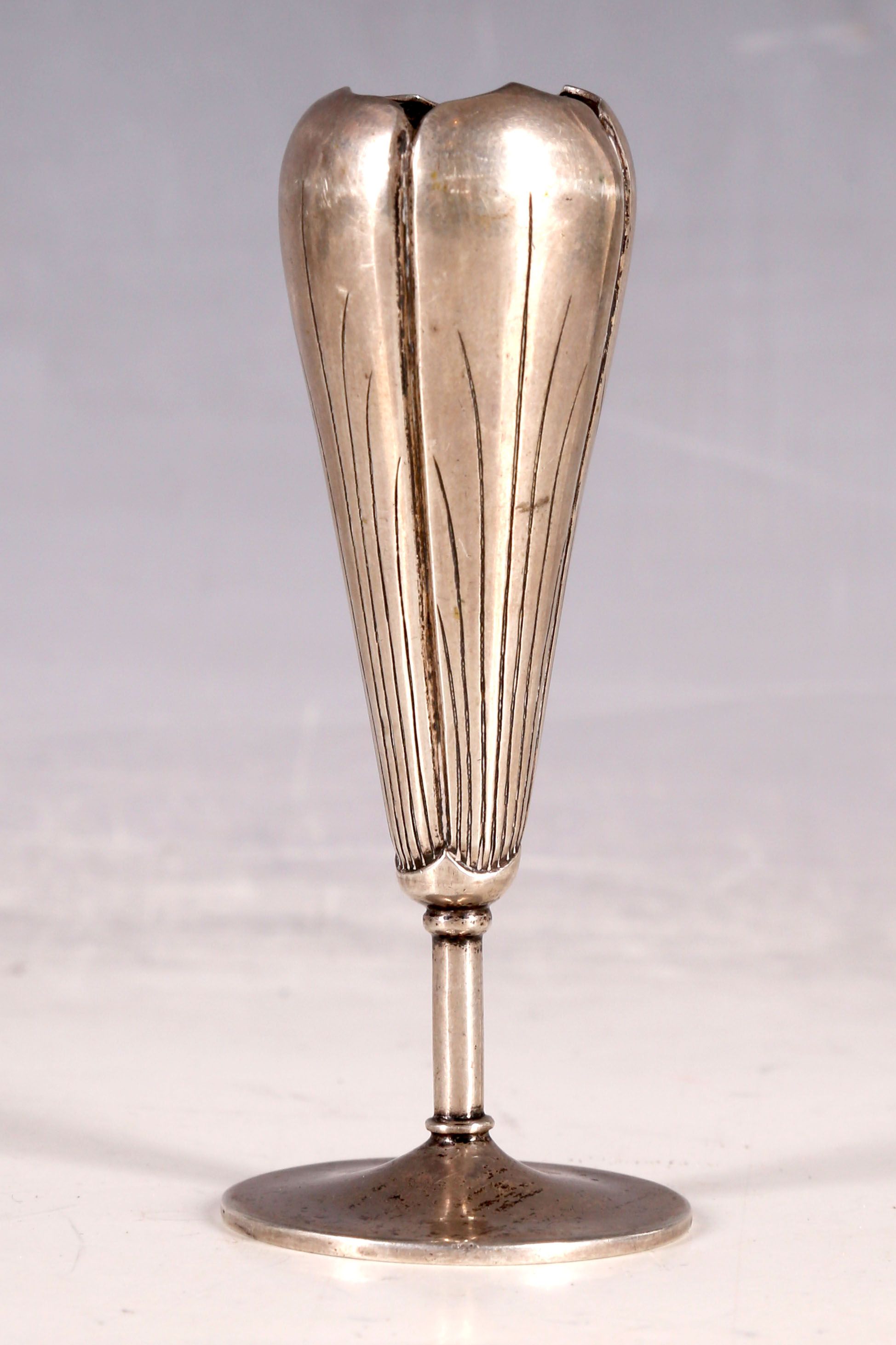 A Chinese silver crocus vase, hallmarks and character stamps to base, 8.4cm H.