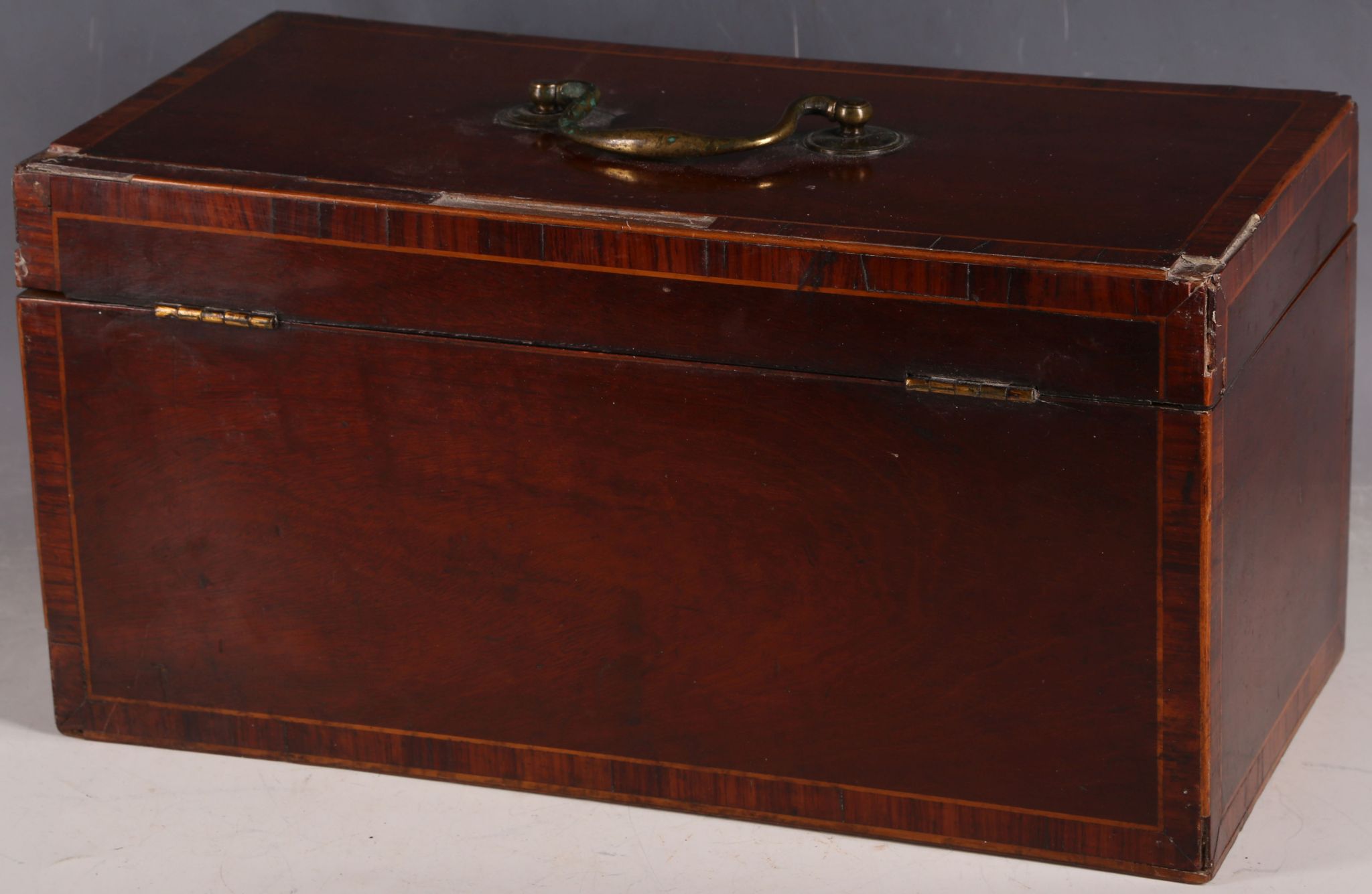 A 19th Century mahogany and crossbanded tea caddy, the hinged lid opening to reveal a blue and white - Image 3 of 3