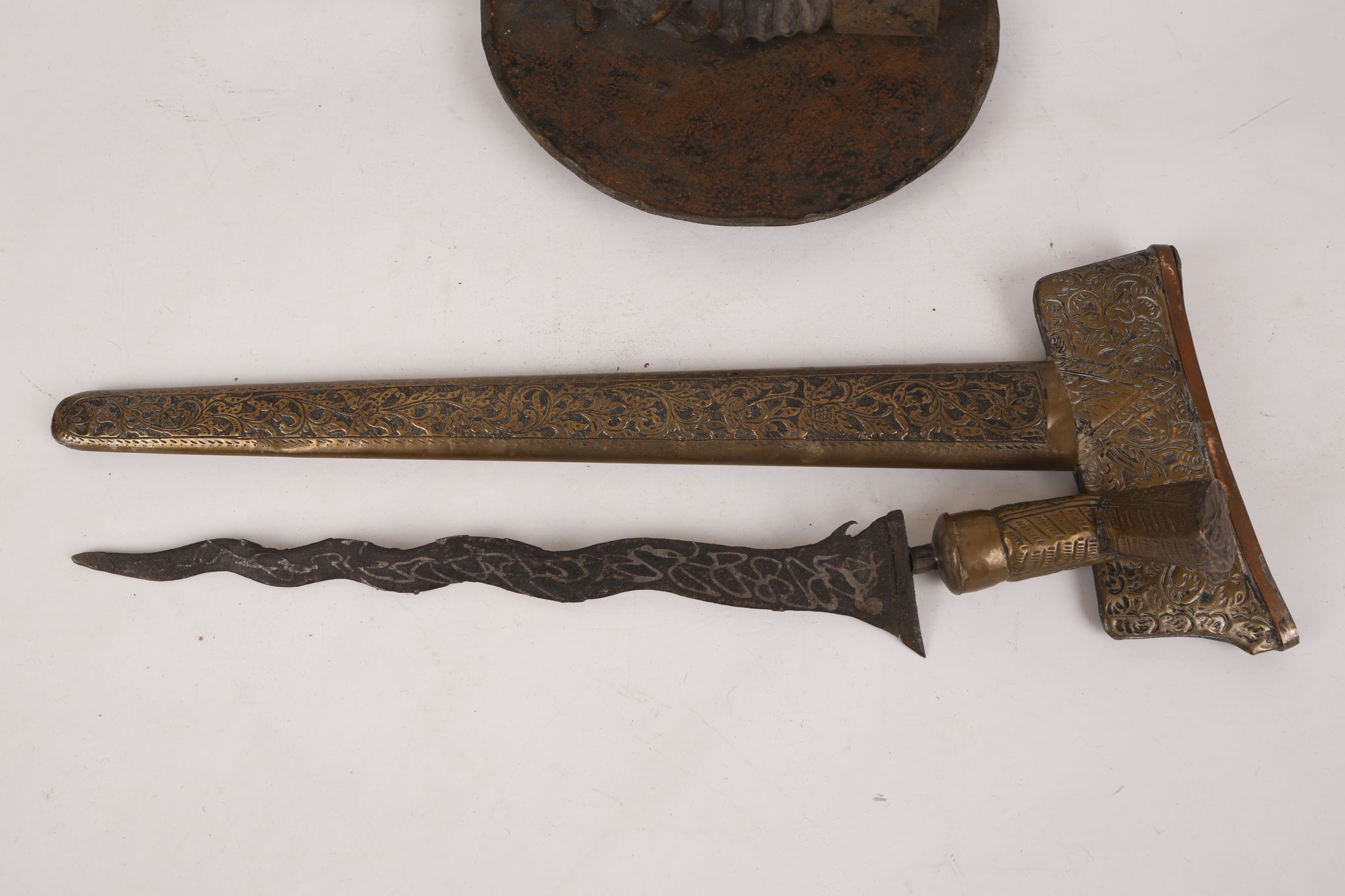 Malayan Kris, brass 'hoof' handle with leaf decoration, trailing branch decoration to 28.5cm - Image 3 of 8