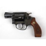Smith & Wesson 38 snub nose special revolver, de-activated, walnut pistol grip with brass roundel,