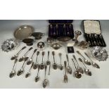 A mixed collection of British hallmarked silver to include a pair of bon-bon dishes, having