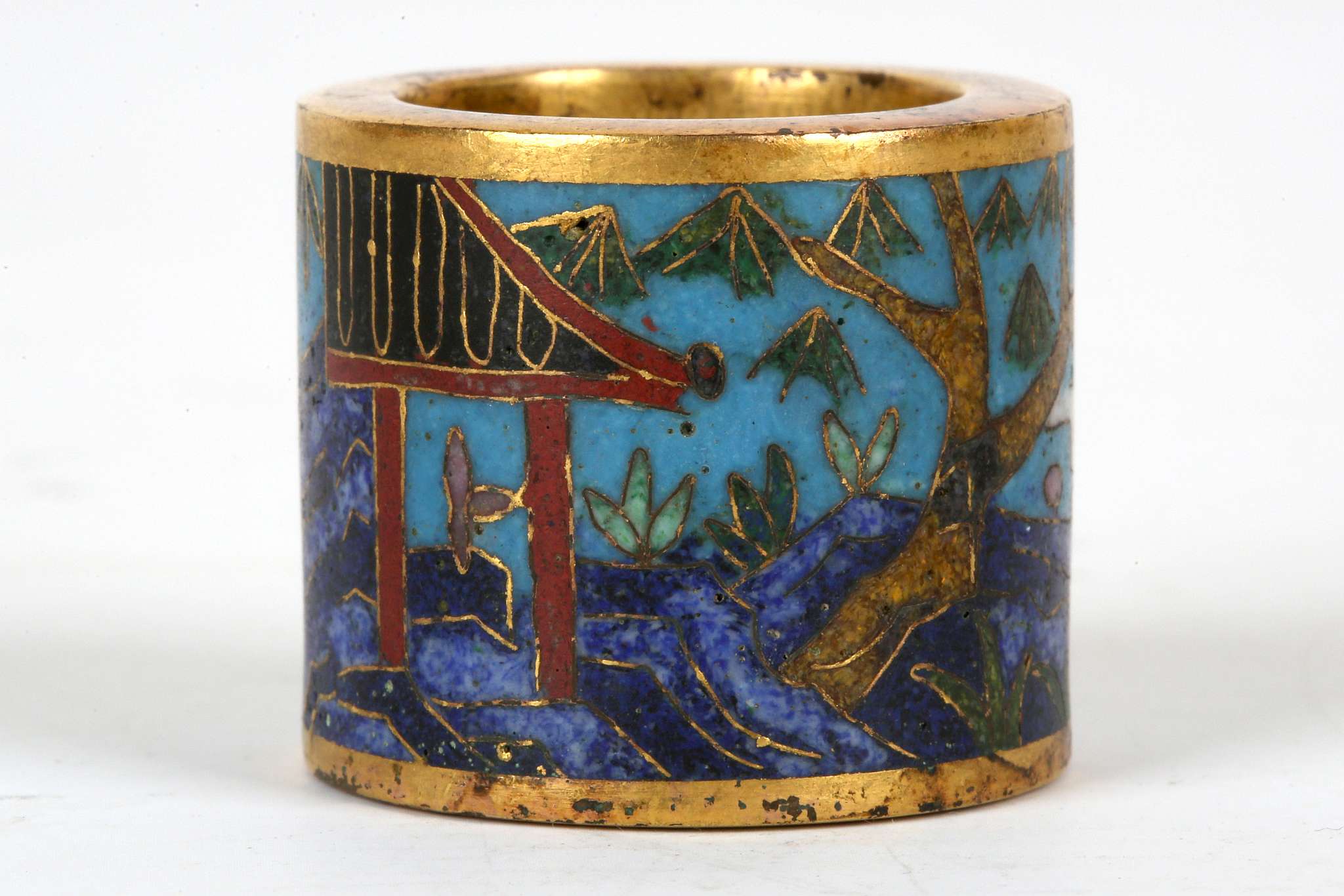 A CHINESE CLOISONNÉ ENAMELLED ARCHER’S RING. 
Qing Dynasty, 18th C. 
The exterior decorated with a - Image 3 of 6