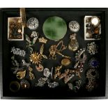 A selection of jewellery comprising silver rings, jewellers' findings, marcasite and enamelled