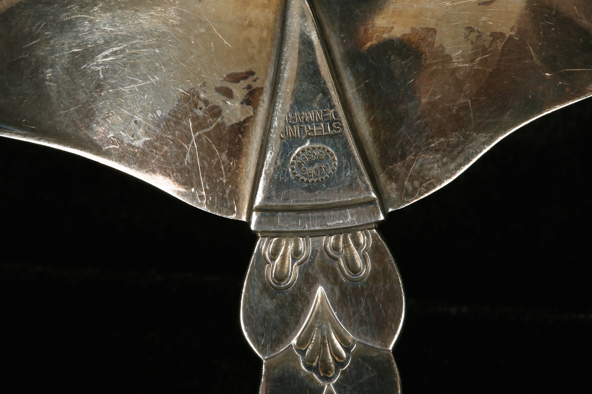 A selection of Georg Jensen sterling silver cutlery, 'KAKTUS' pattern, consisting of 8 dinner - Image 3 of 4