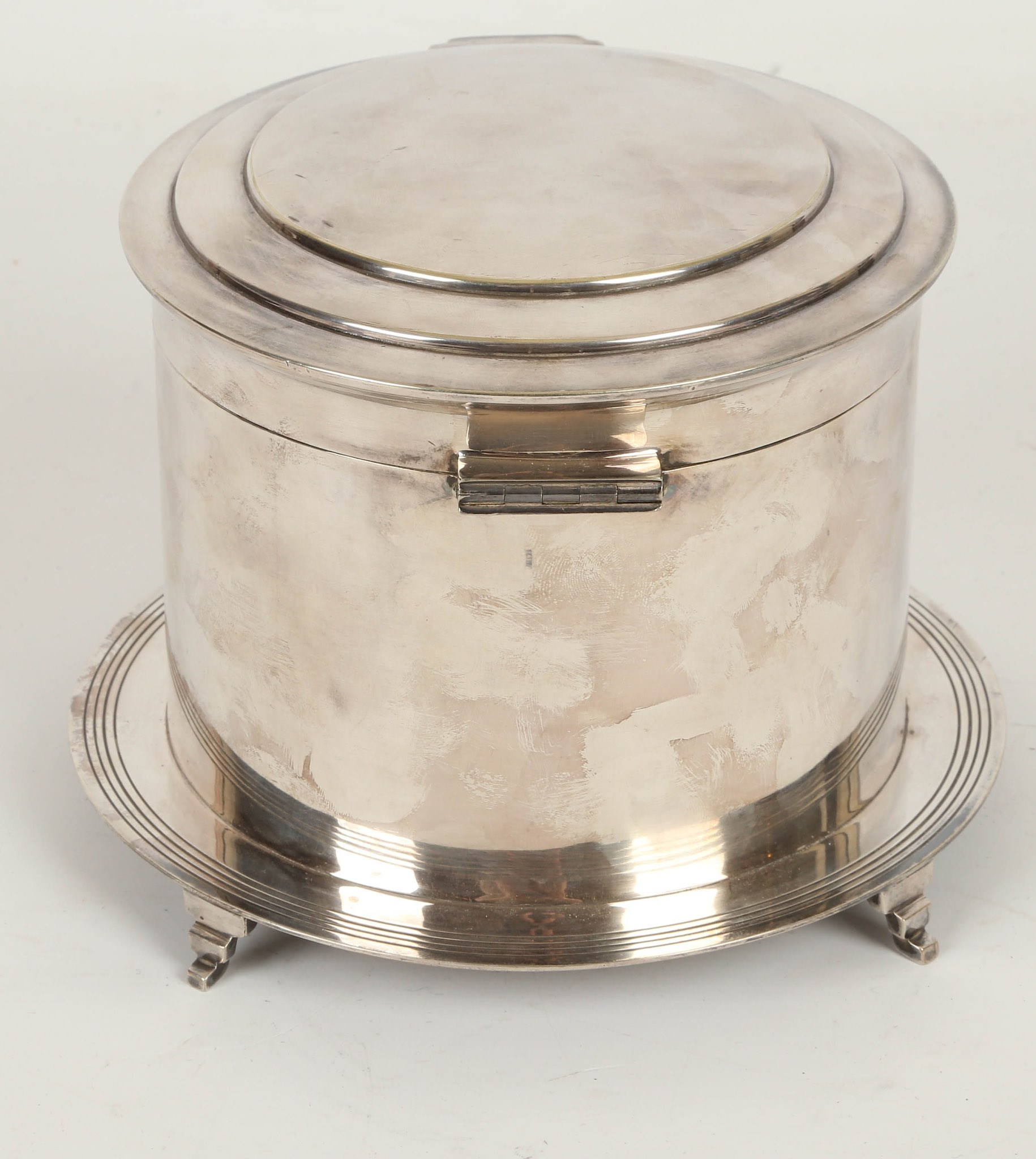 A mid 20th century Mappin & Webb silver plated biscuit barrel, designed by Keith Murray, circular - Image 3 of 4