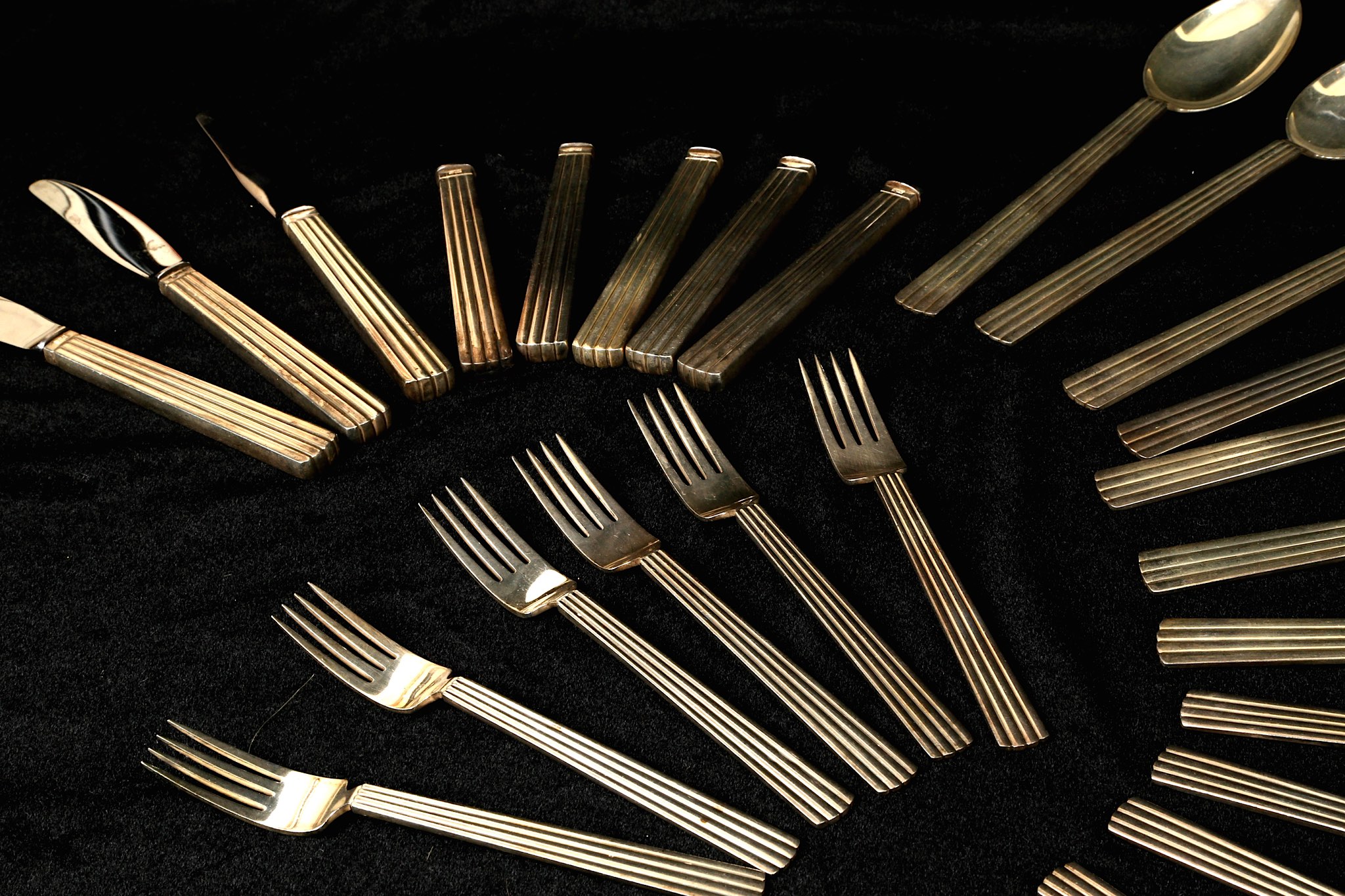 Georg Jensen 'Bernadotte' cutlery, consisting of 12 dinner forks, 8 dinner knives, 8 luncheon - Image 5 of 5