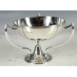 An attractive Art Nouveau period hallmarked silver pedestal bowl on a raising circular stepped foot,