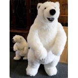 5' Polar bear and cub