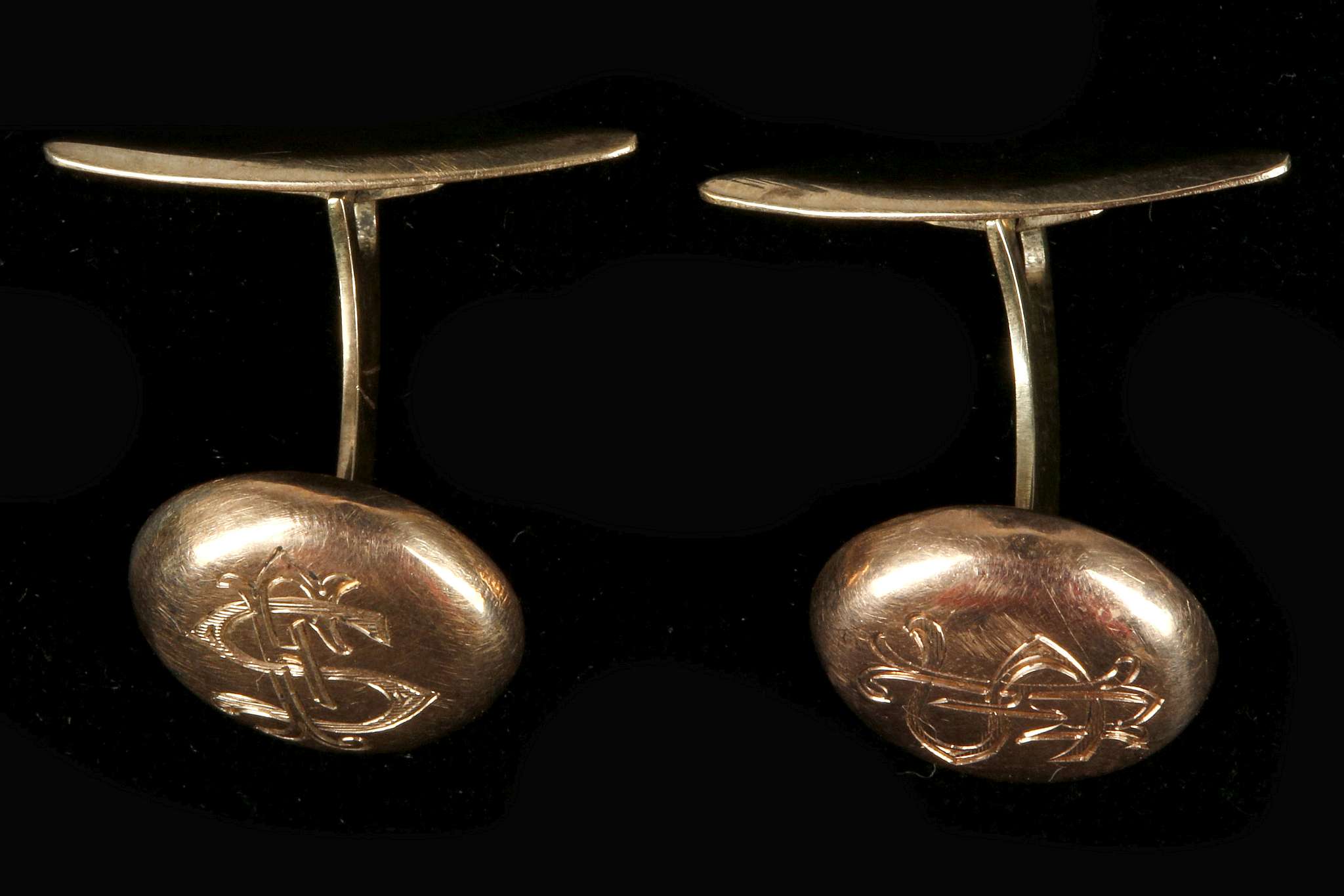 A pair of antique yellow gold button cuff links wi - Image 2 of 2