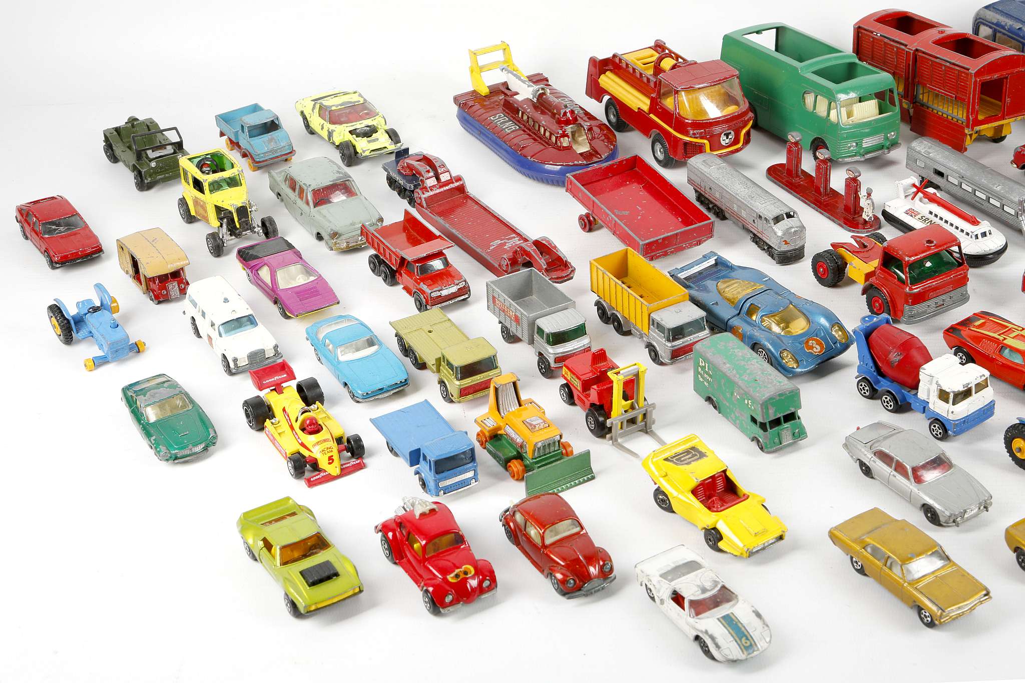 Vintage play worn toy cars; Matchbox, Corgi, Dinky etc, including Austin A.60, Spot On, Hillman, - Image 2 of 3