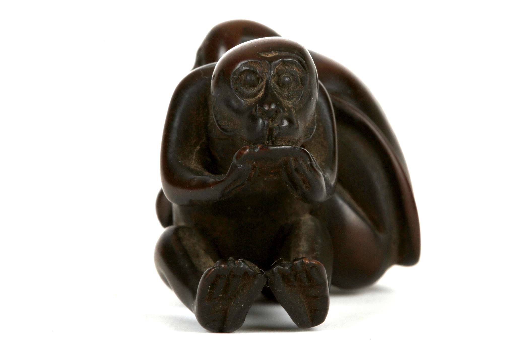 A JAPANESE BOXWOOD NETSUKE. Late Meiji.  Formed as - Image 5 of 7