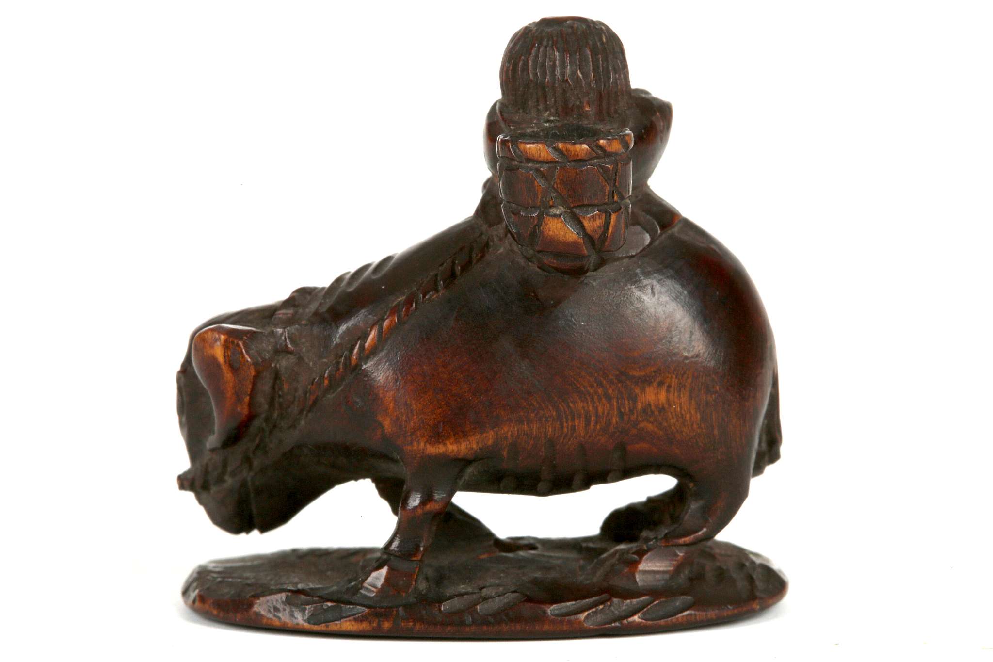A JAPANESE OX AND BOX NETSUKE.After Okatomo, Kyoto, 19th Century. Carved as a youth riding a - Image 5 of 8